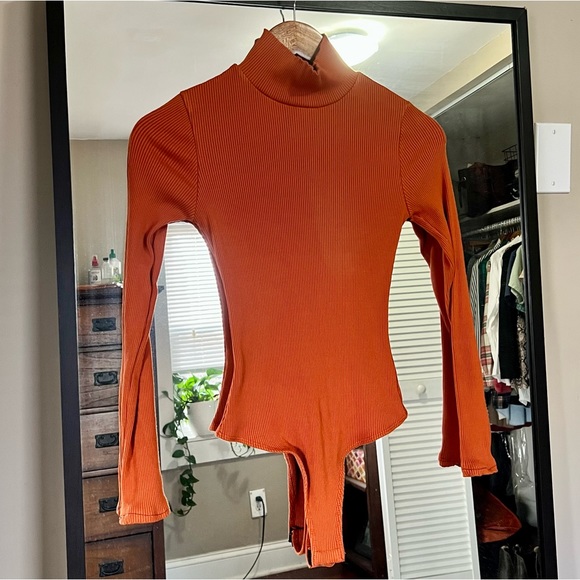 Lulu’s | Ribbed Turtle Neck Thong Bodysuit - Picture 2 of 5